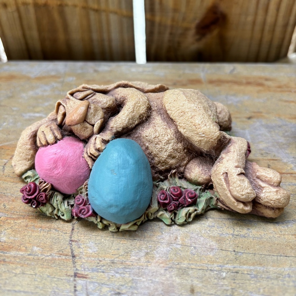 Vintage Frumps D&D Studios Rooster Figurine Sleeping with Easter Eggs